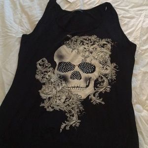 Black skull tank